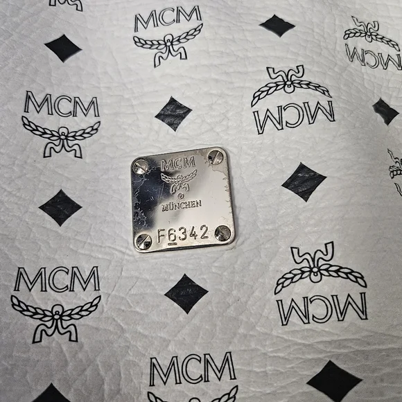 MCM White Leather Bag - Picture 7 of 16